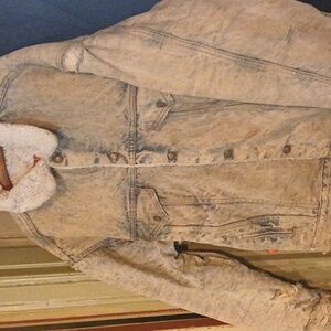 Vintage 1980s Authentic Levi's Men's  Denim Jacket with Sherpa Fur Lining